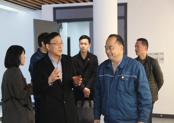 桐鄉(xiāng)市委常委、組織部長(zhǎng)陳林根一行蒞臨公司參觀考察